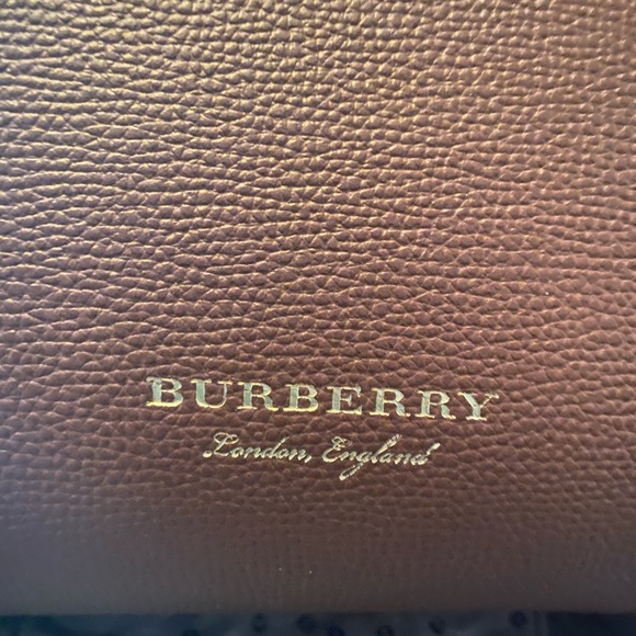 Burberry purse - Picture 2 of 3